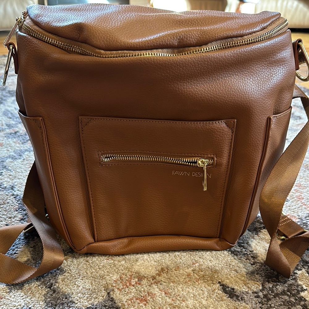 Fawn Design Brown Backpack with High-Quality Leather and Adjustable Straps